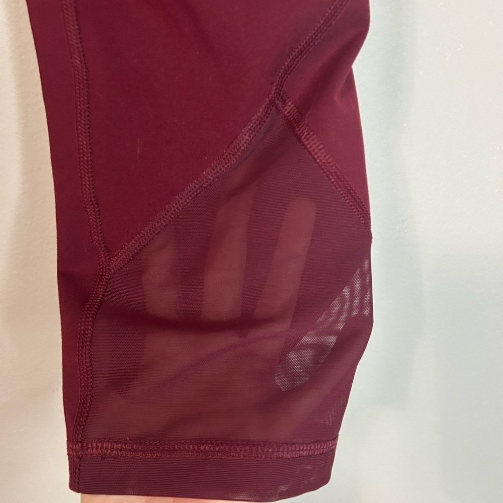 Old Navy Active Maroon Leggings, Size XS - Picture 5 of 8